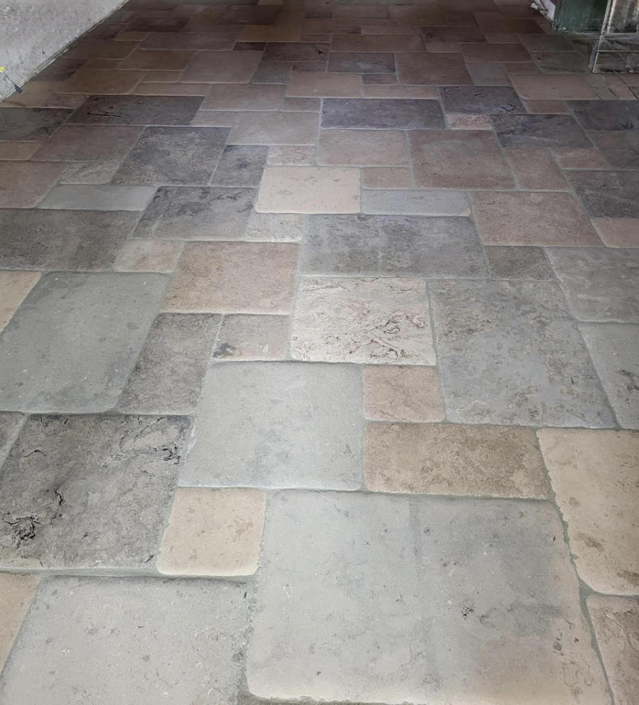 Montagnac d'Auberoche B2 Gris vieilli bombé et patiné à la main