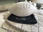 Ballon de rugby en pierre naturelle de Dordogne 