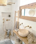 Salle de bain avec vasque en Travertin pierre naturelle