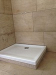 Taille de pierre par tailleur de pierre confirmé, revêtement vertical parement de douche