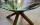 Table basse en verre sur sol minéral assorti