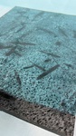 Quartzite vert Sukabumi immergé révélant ses reflets émeraude naturels
