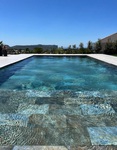 Java Green Stone spécialement sélectionné pour piscines d'exception aux reflets lagon