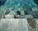 Quartzite tropical indonésien poli miroir, surface lisse aux reflets chatoyants