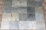 Carrelage en pierre naturelle adapté aux conditions insulaires corses