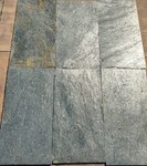 Roche métamorphique jade sélectionnée pour bassins toulonnais modernes
