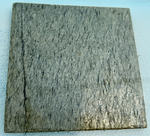 Revêtement subaquatique en quartzite, nuances vertes révélées