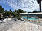 Travertin extérieur en terrasse plage de piscine entre Narbonne et Béziers