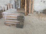 CHAINE D'ANGLE ÉVIDÉE PAREMENT PIERRE DE MONTAGNAC GRIS FACES ECLATEES
