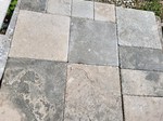 Pierre naturelle du Périgord Montagnac d'Auberoche B2 Gris brossé, arêtes ébréchées
