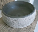 Vasque en lave adouci à l'intérieur et layé face extérieur