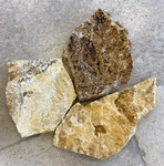 Parement en pierre naturelle dorée avec face arrière sciée, Bastia Corse