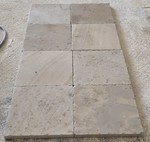 Dalle 40x40 Montagnac Doré brossé arêtes ébréchées