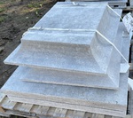 Montagnac gris finition égrésée pour chapiteaux de pilier