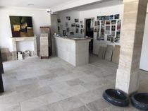 Showroom de Valliguières Francepierre Valliguières proche Avignon, Uzès et Bagnols-sur-Cèze
