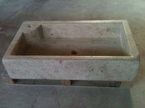 Evier massif en pierre naturelle et vieilli à la main