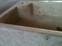 Evier massif en pierre naturelle et vieilli à la main