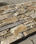 Parement mural en pierre naturelle Quartzite Doré